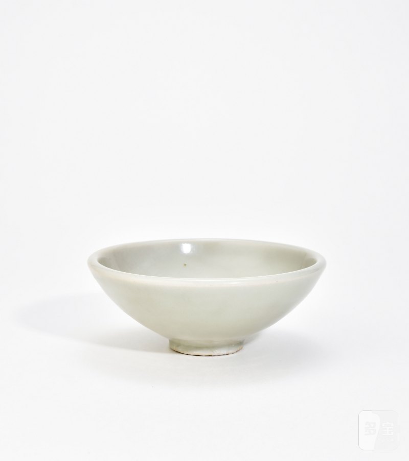 明 月白釉碗